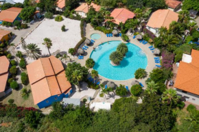 Studio at the pool in tropical Resort Seru Coral with privacy and large pool